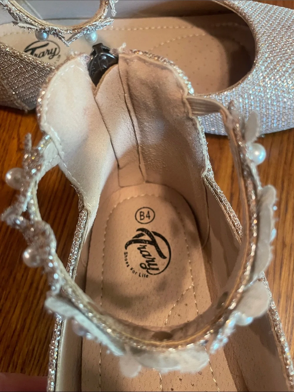 Trary Girls Ballerina Flats - siz 4